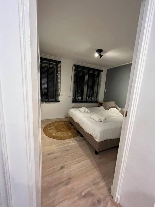 Gezellig Appartement, Gerenoveerd Eind 2022 Tilburg Esterno foto