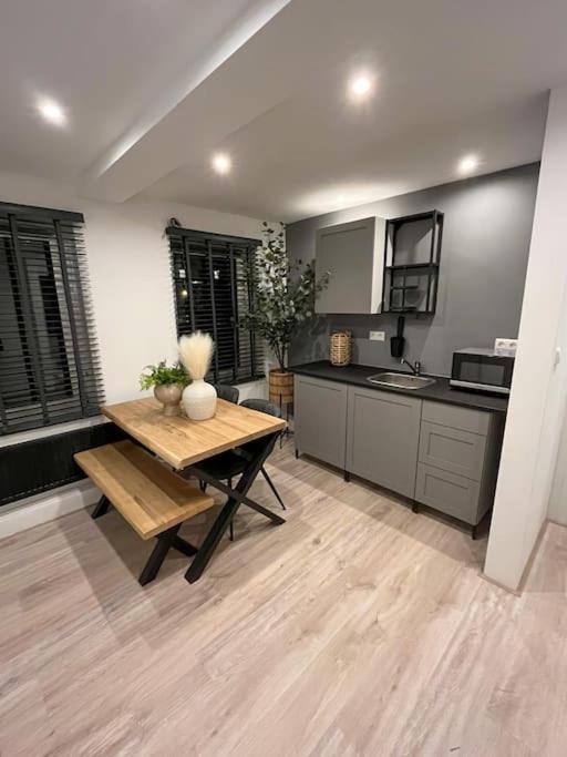 Gezellig Appartement, Gerenoveerd Eind 2022 Tilburg Esterno foto